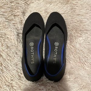 Size 8 black round toed Rothy’s